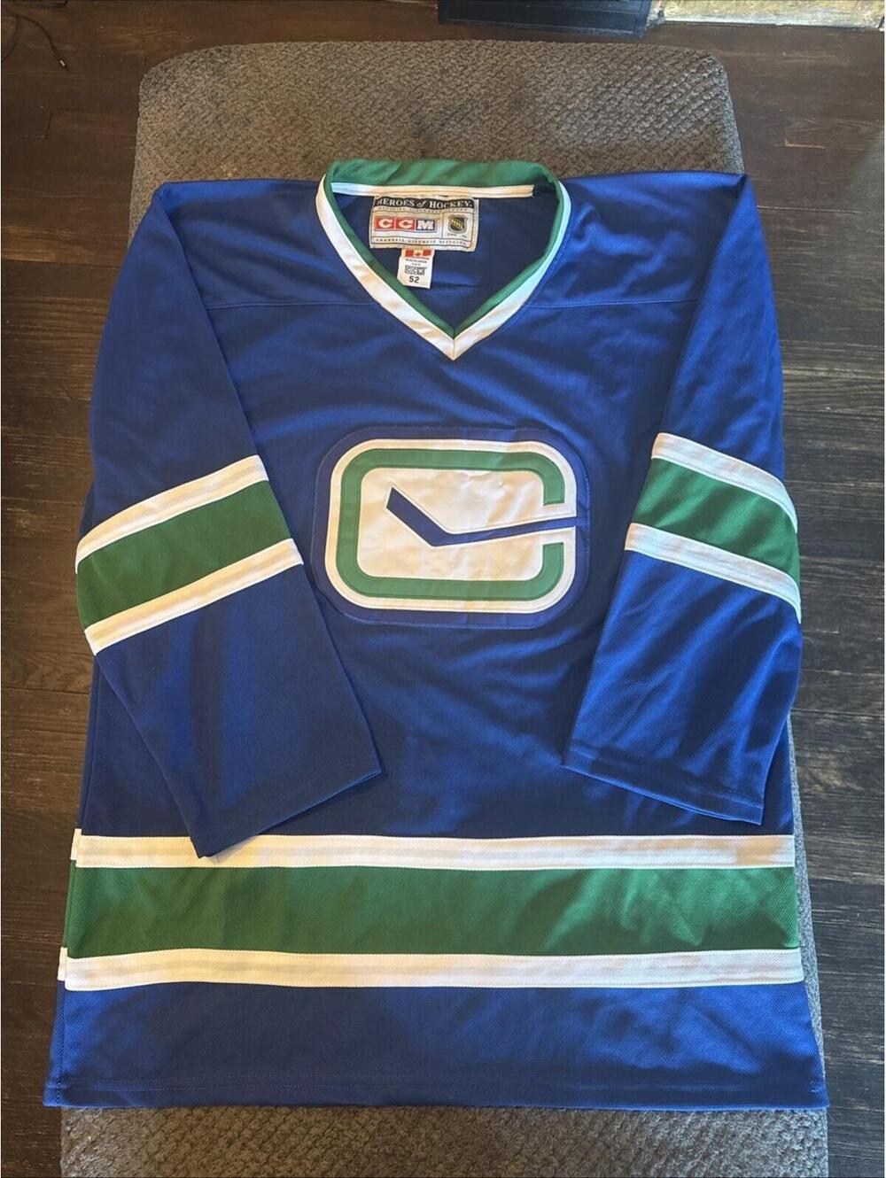 Authentic CCM Vintage NHL Vancouver Canucks Heroes Of Hockey Jersey Men's Sz 52